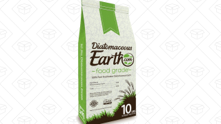 Ruthlessly Slaughter Bugs In Your Lawn (or Your Bed) With This Diatomaceous Earth Deal<em></em>